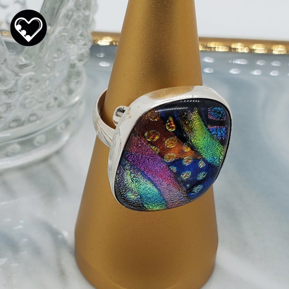 Brilliant colors ring